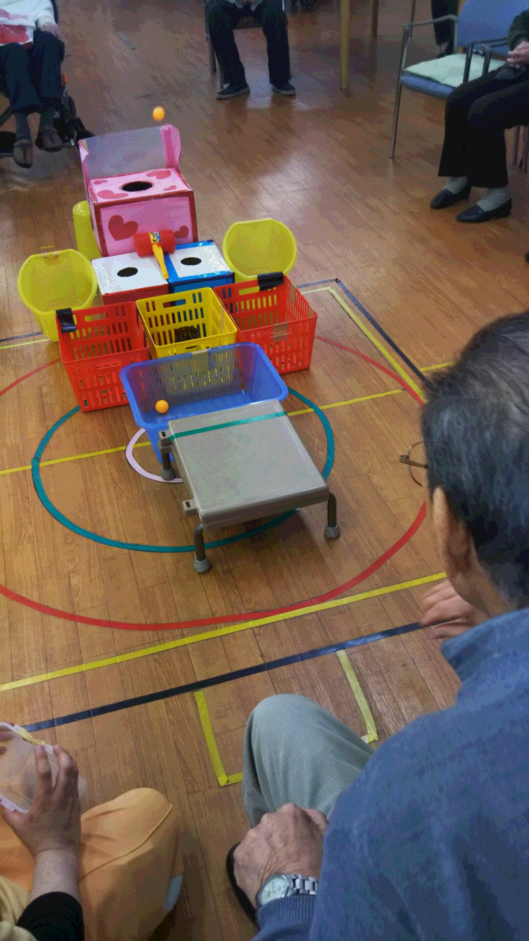 本日のレク ピンポン玉入れ なごやかニュース デイサービスセンター なごやか向ヶ丘遊園 神奈川県川崎市多摩区